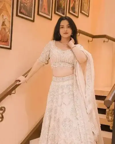 Escort Manasa
